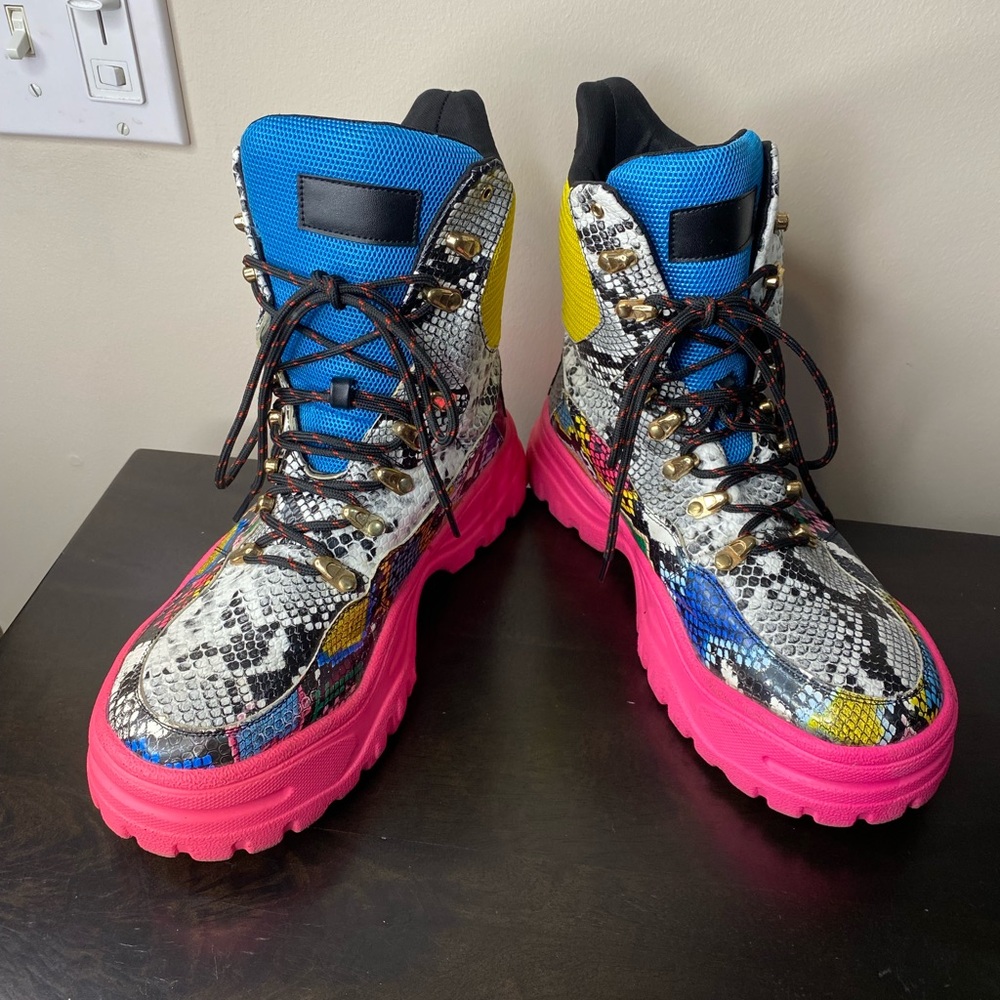 Cape Robbin Multicolor Snake Print Boots with Pink Soles size 9 - Picture 3 of 14
